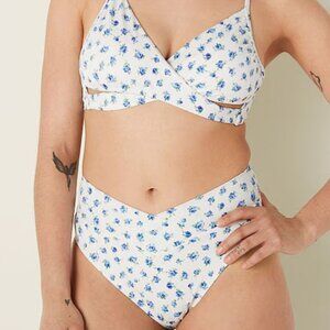 NWT PINK - Morning Sky Floral Cross Over Bikini Bottom - Size Medium